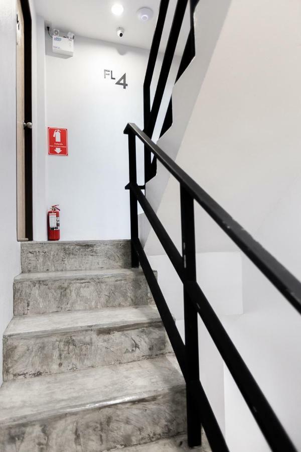 Хостел Minimal House Patong (Adults Only) Экстерьер фото