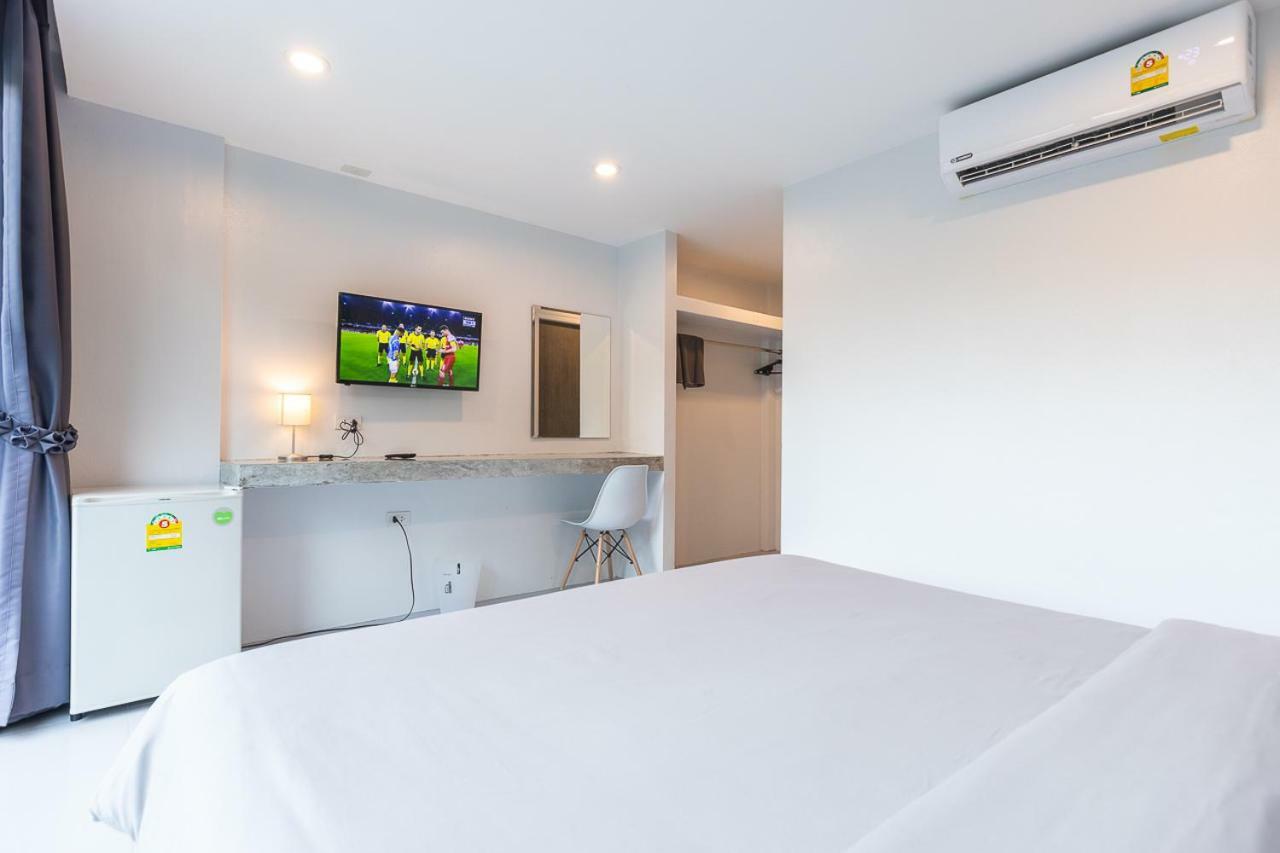 Хостел Minimal House Patong (Adults Only) Экстерьер фото