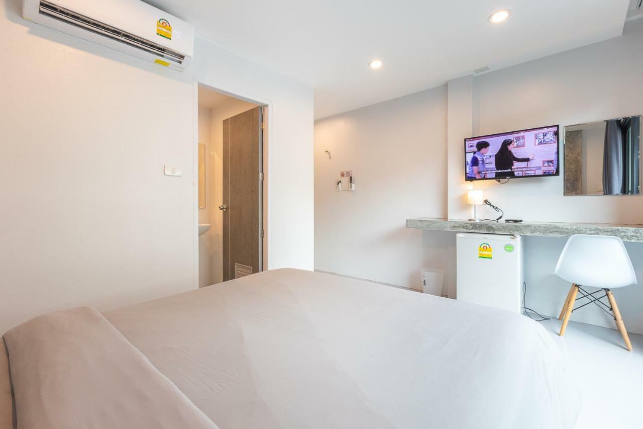 Хостел Minimal House Patong (Adults Only) Экстерьер фото
